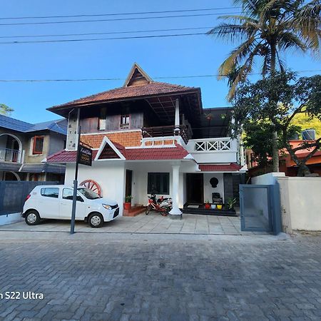 Kairali Palace Home Stay تيكَدِيْ المظهر الخارجي الصورة